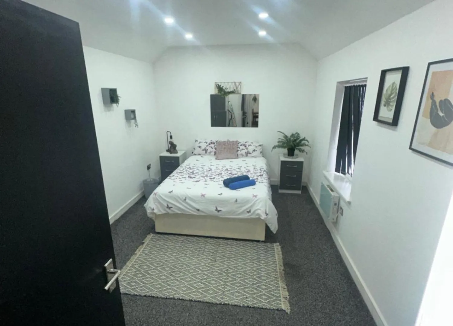 2 Bedroom Flat In Cardiff Wales 영국