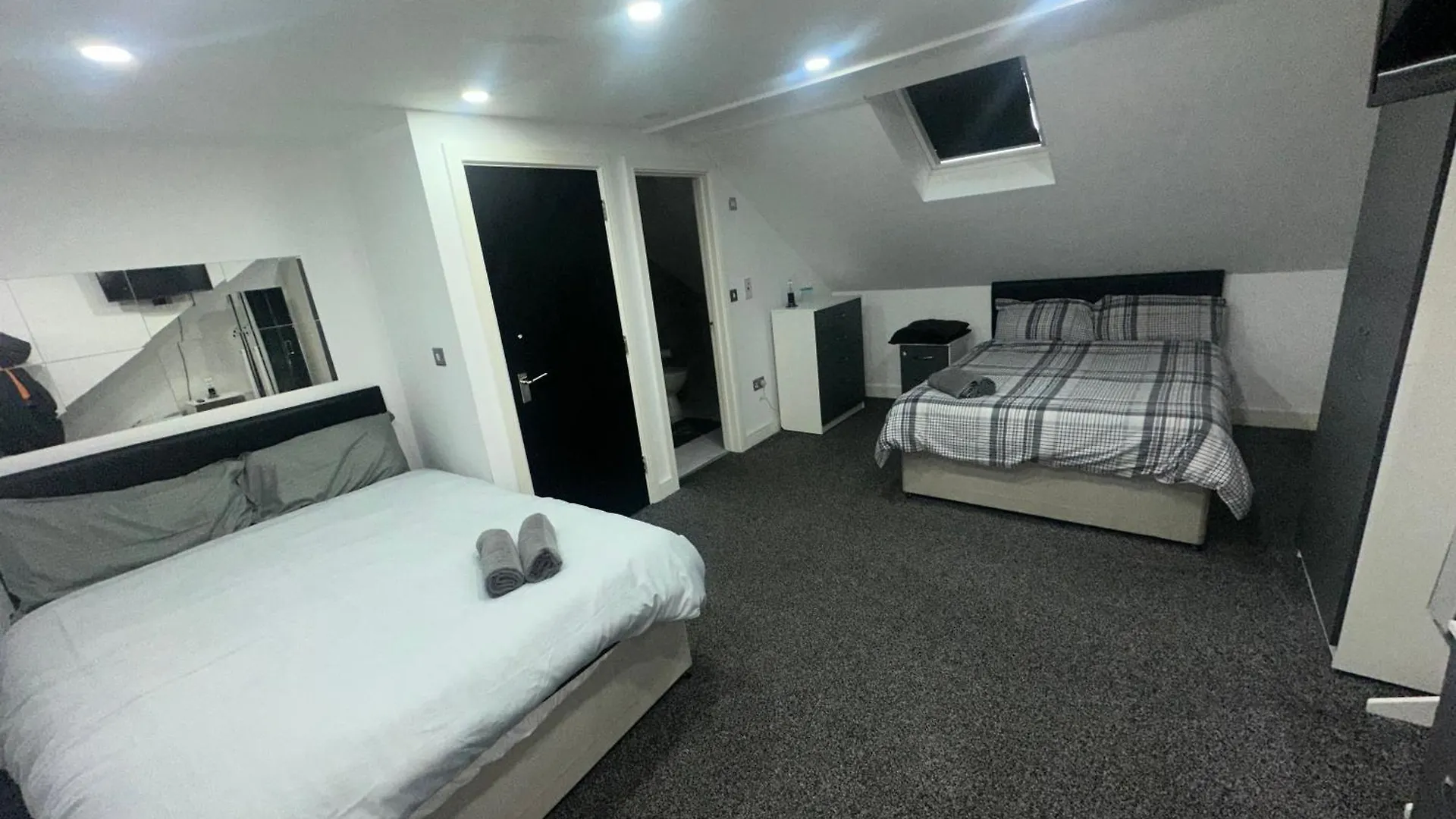 2 Bedroom Flat In Cardiff Wales 영국